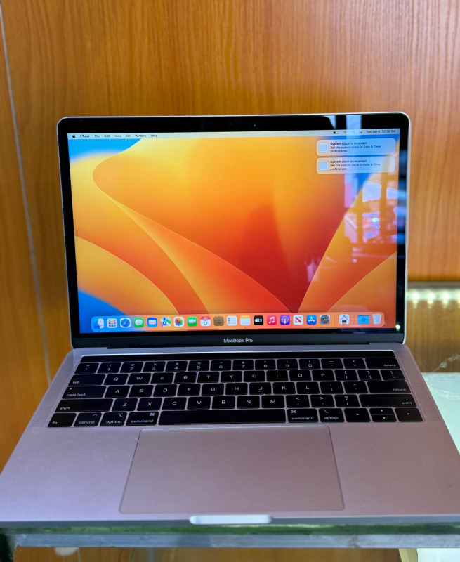 MacBook Pro 2017 16gb RAM, 512gb SSD