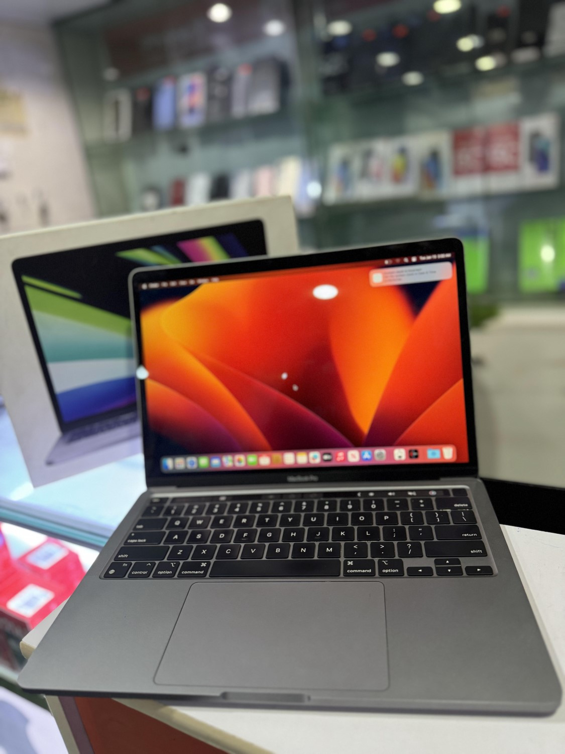 MacBook Pro 2020 | Core i5 | 16GB RAM | 256 SSD